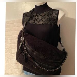 ✨🆕✨Brand New DKNY Maddox Large Sling Bag
